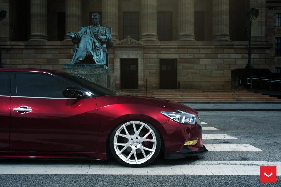 Детали экстерьера Nissan Maxima on Vossen Wheels (VFS6) 2016 года  (фото 18 из 29)